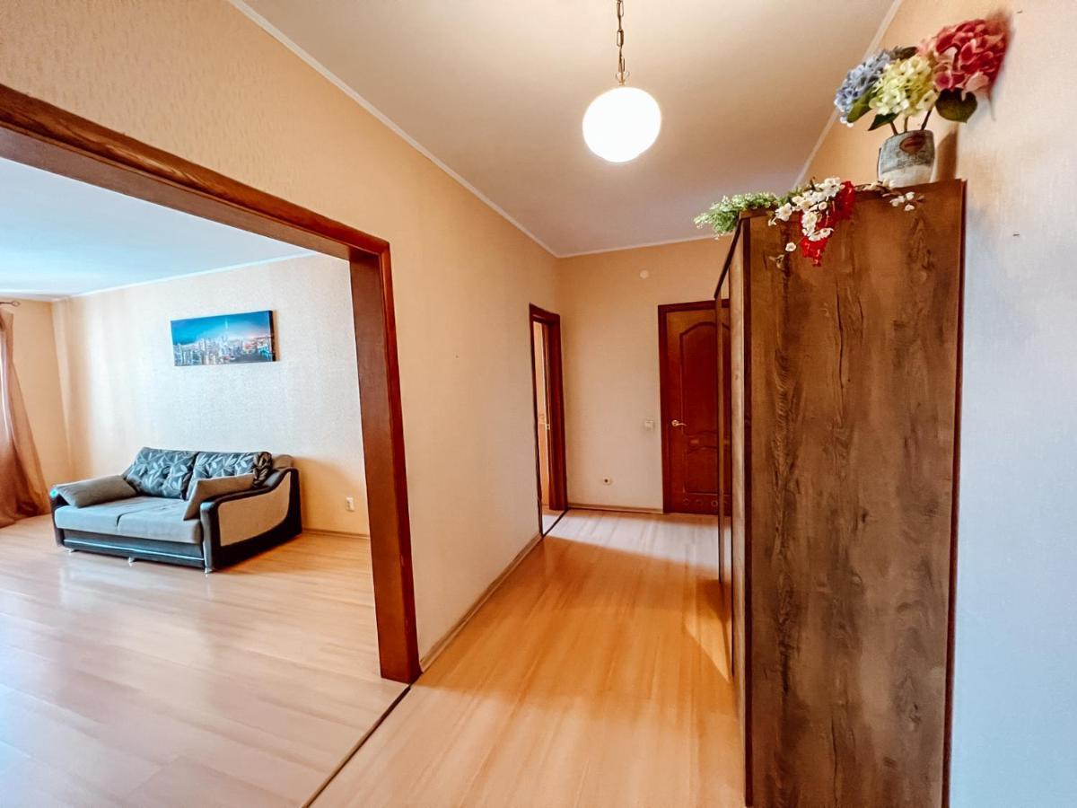 Cozy Apartments On The Left Bank Kiev Exterior foto