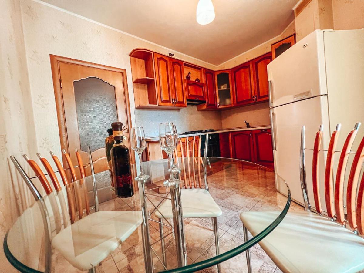 Cozy Apartments On The Left Bank Kiev Exterior foto